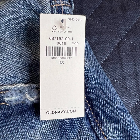 NWT Old Navy High Waisted Slouchy Straight Cut-Off Jean Shorts Size 18 - Picture 3 of 5